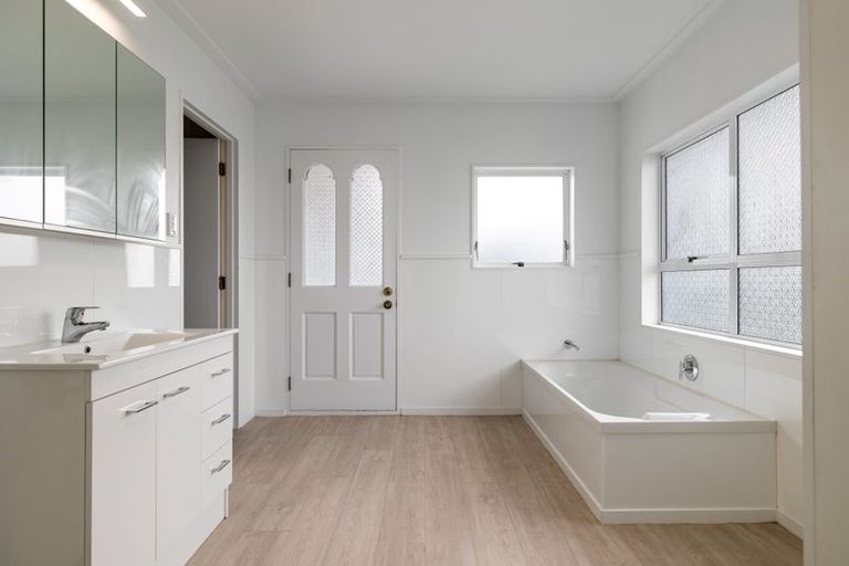 Photo of property in 352 College Street, West End, Palmerston North, 4410