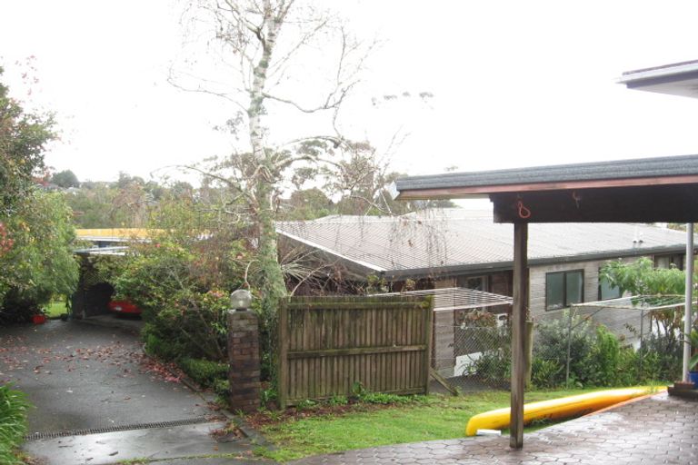 Photo of property in 37 Mcmillan Place, Mellons Bay, Auckland, 2014