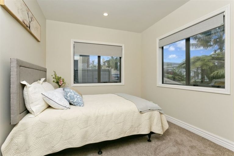 Photo of property in 7a Heathcote Road, Castor Bay, Auckland, 0620