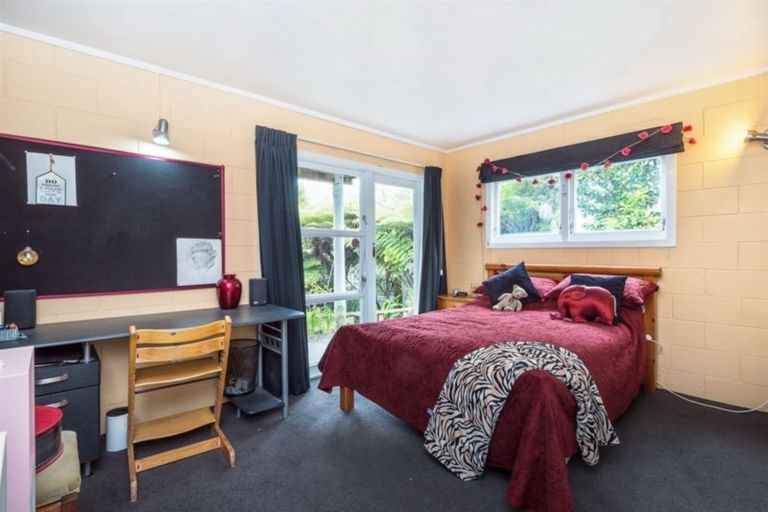 Photo of property in 90a Matipo Road, Mairangi Bay, Auckland, 0630