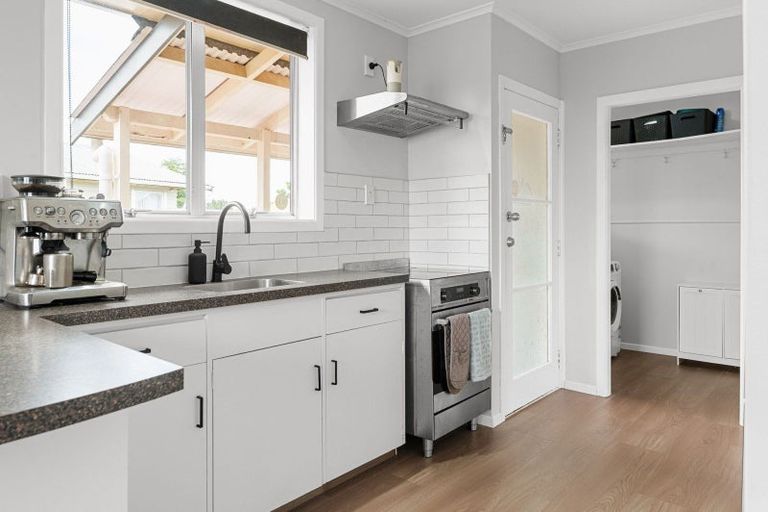 Photo of property in 21 Rhonda Avenue, Deanwell, Hamilton, 3206