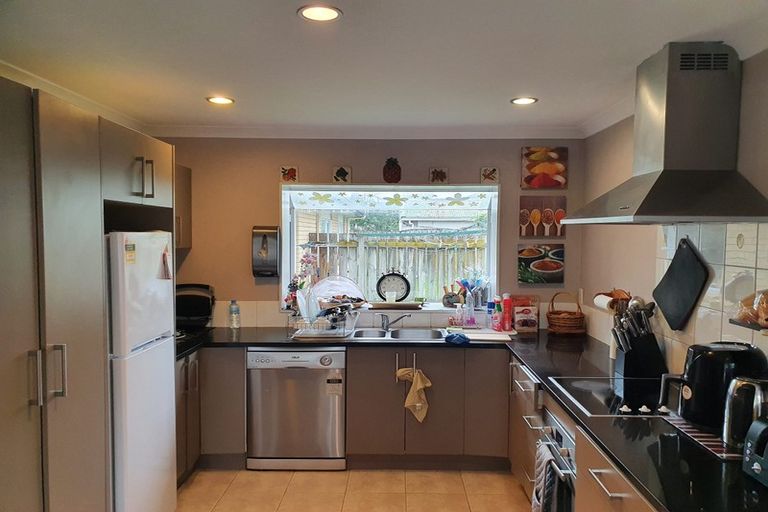 Photo of property in 32a Rimu Street, New Lynn, Auckland, 0600