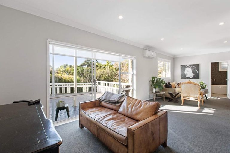 Photo of property in 1/87-89 Hinemoa Street, Birkenhead, Auckland, 0626