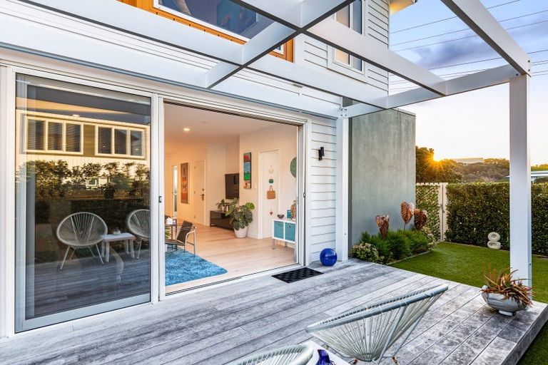 Photo of property in 1 The Bays Rise, Murrays Bay, Auckland, 0630