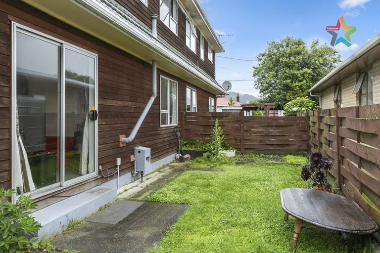 Photo of property in 2/15 Douglas Street, Waiwhetu, Lower Hutt, 5010