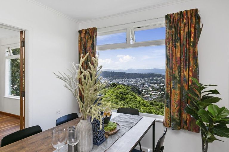 Photo of property in 19 Zetland Street, Highbury, Wellington, 6012