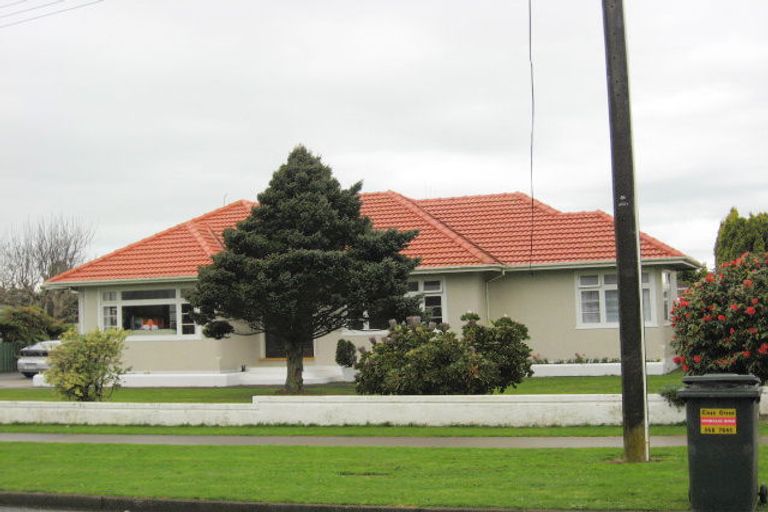 Photo of property in 74 Queen Street West, Levin, 5510