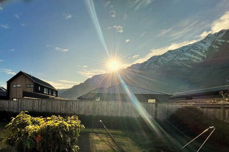 Photo of property in 6 Ward Street, Jacks Point, Queenstown, 9371