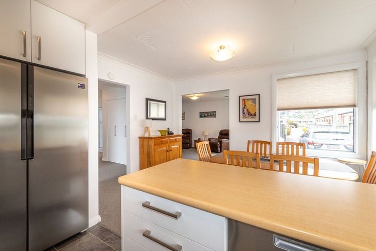 Photo of property in 141 Macandrew Road, South Dunedin, Dunedin, 9012