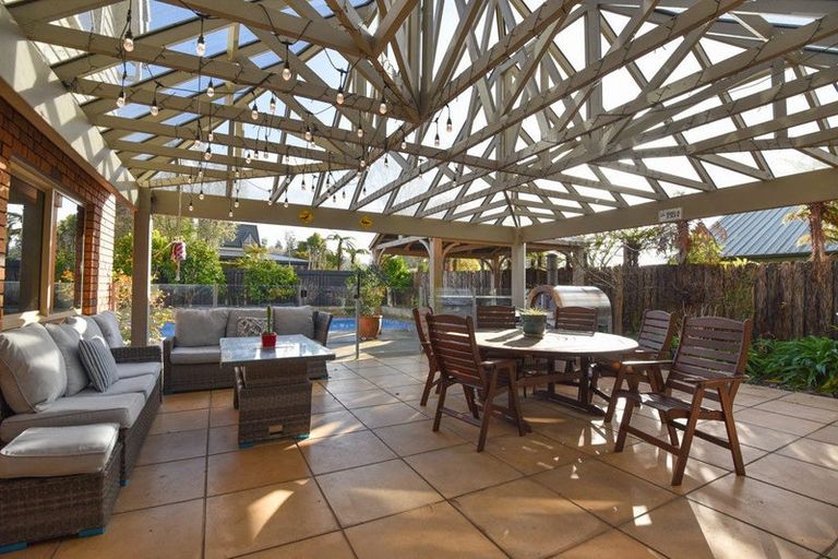 Photo of property in 8 Janet Place, Lynmore, Rotorua, 3010