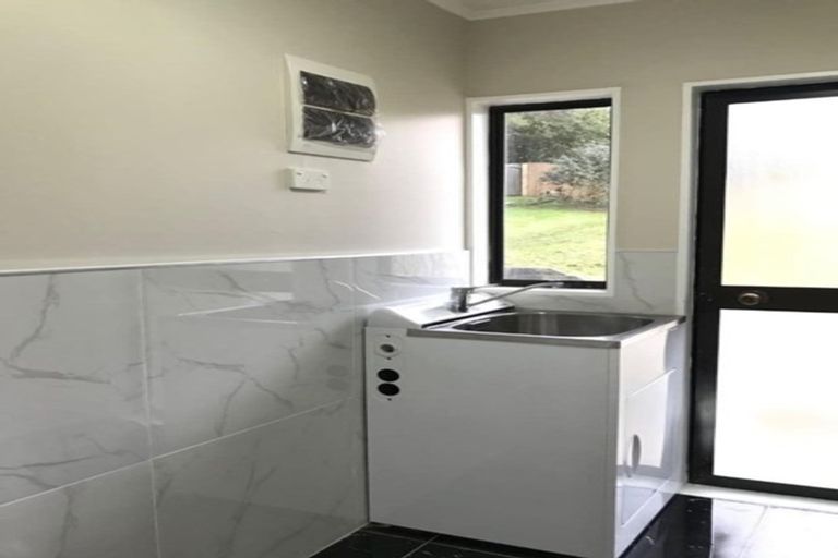 Photo of property in 24 Alidade Place, Massey, Auckland, 0614