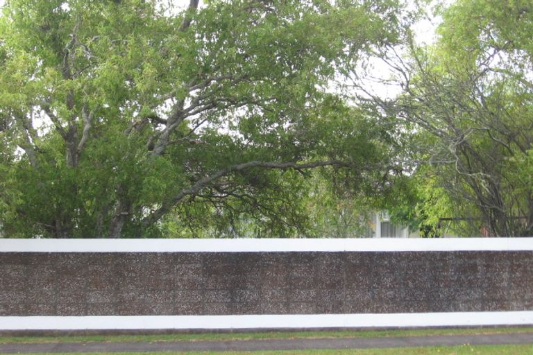 Photo of property in 97 Lynwood Road, New Lynn, Auckland, 0600