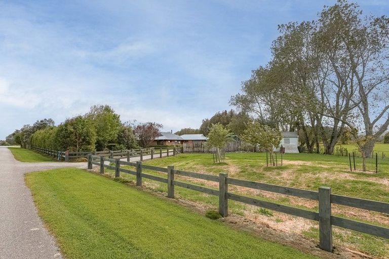 Photo of property in 11 Victoria Road, Westport, 7892