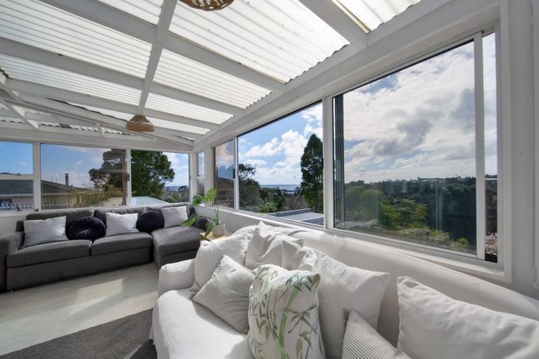 Photo of property in 27 Wairau Road, Oakura, 4314