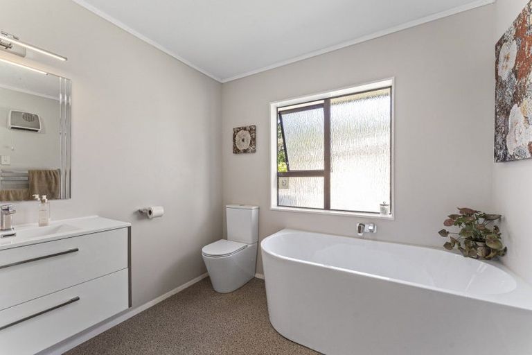 Photo of property in 9 Ratanui Road, Paraparaumu, 5032