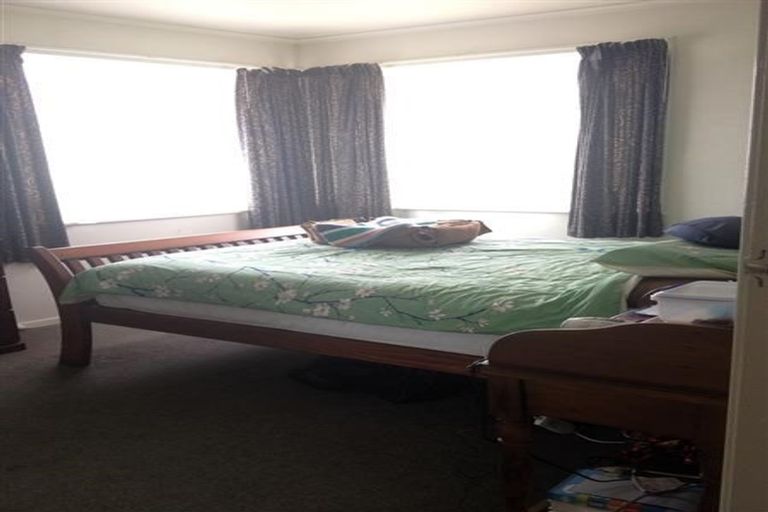 Photo of property in 17 Royal Road, Massey, Auckland, 0614