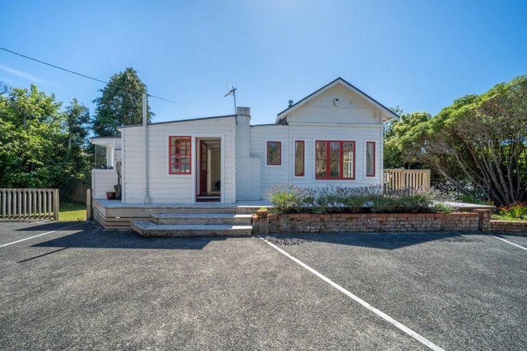 Photo of property in 219 Middleton Road, Churton Park, Wellington, 6037