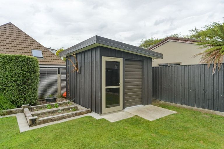 Photo of property in 102 Waterloo Crescent, Hokowhitu, Palmerston North, 4410