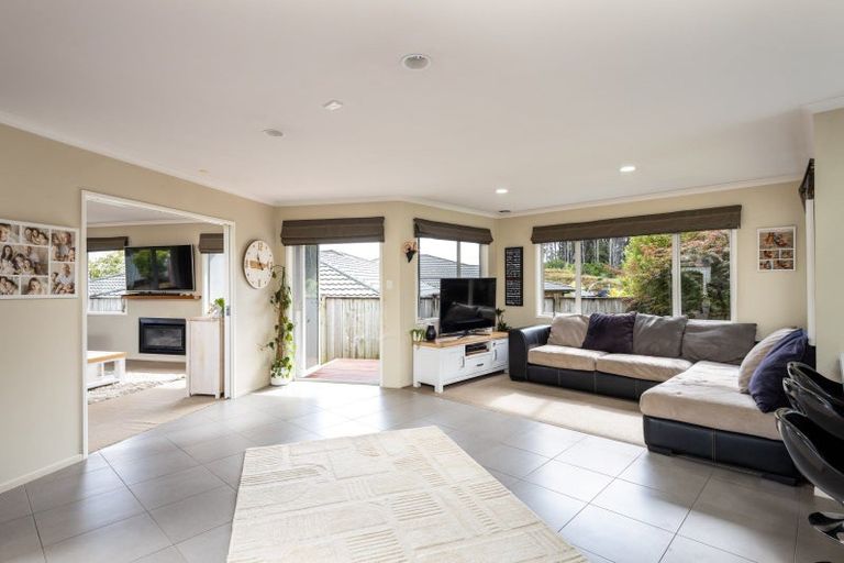Photo of property in 71 Karamea Street, Whalers Gate, New Plymouth, 4310