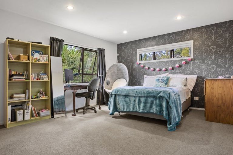 Photo of property in 19 Te Araroa Drive, Paremoremo, Auckland, 0632