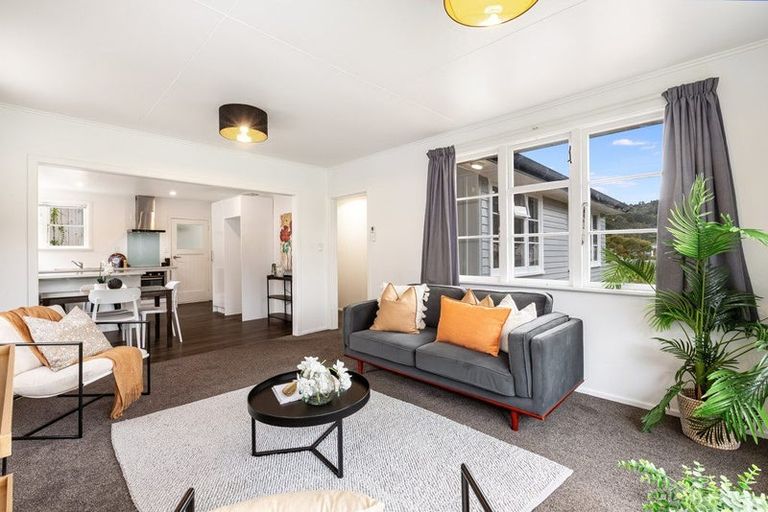 Photo of property in 16 Rintoul Grove, Stokes Valley, Lower Hutt, 5019