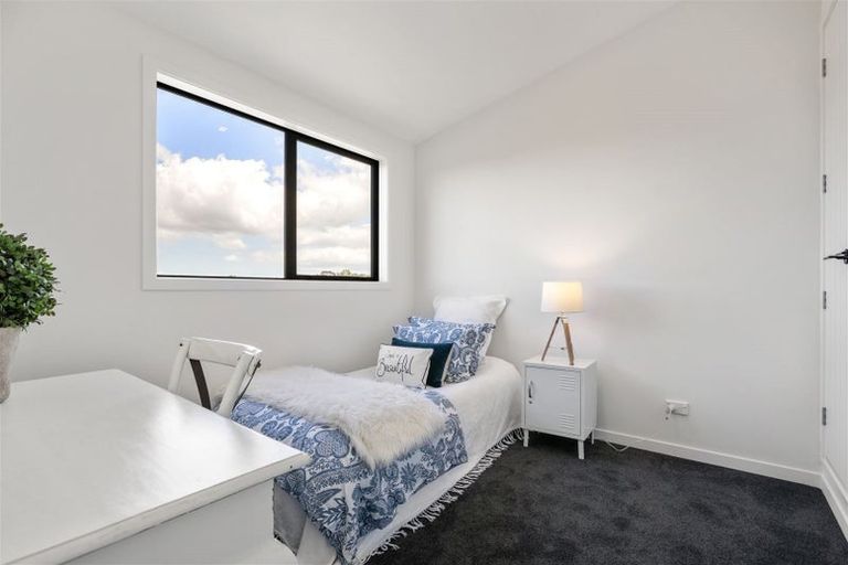 Photo of property in 5b Reynolds Place, Torbay, Auckland, 0630