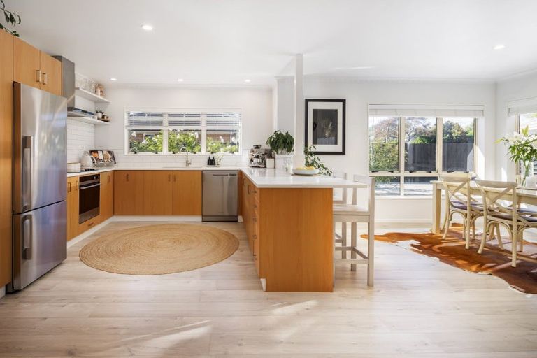 Photo of property in 55a Williams Street, Cambridge, 3434