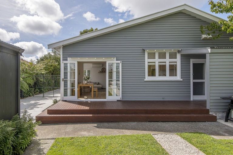 Photo of property in 35 Stapletons Road, Richmond, Christchurch, 8013