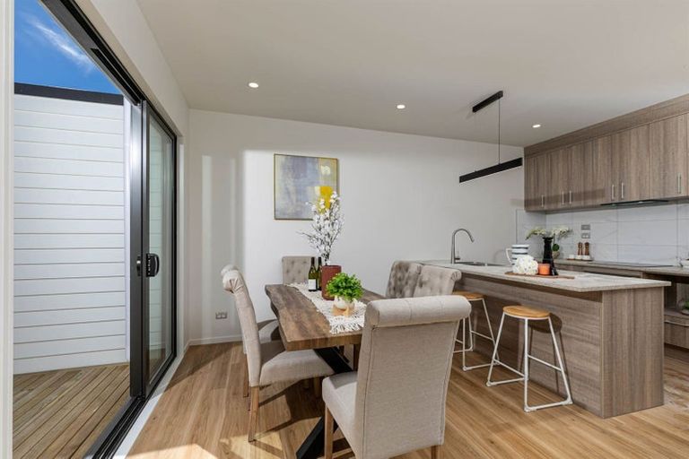 Photo of property in 21 Korokio Lane, Henderson, Auckland, 0612