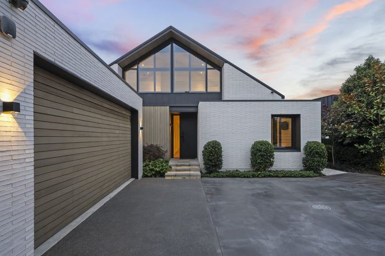 Photo of property in 27 Idris Road, Fendalton, Christchurch, 8052