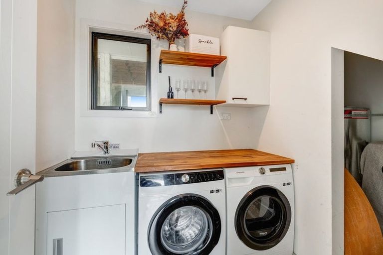 Photo of property in 35a St James Avenue, Helensville, 0800