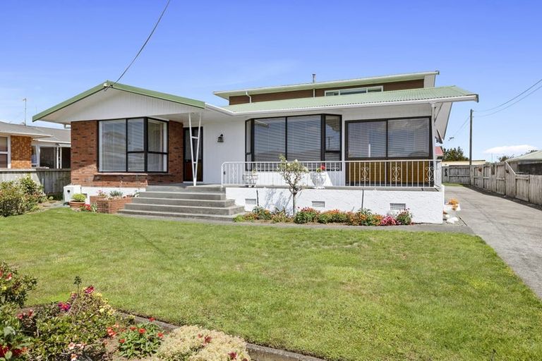 Photo of property in 230 Mangorei Road, Merrilands, New Plymouth, 4312