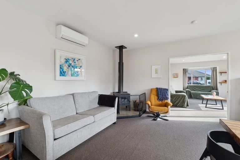 Photo of property in 6 Greenan Place, Doyleston, 7683