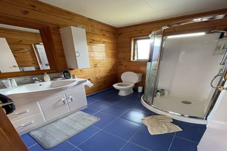 Photo of property in 1/202 Lake Road, Northcote, Auckland, 0627