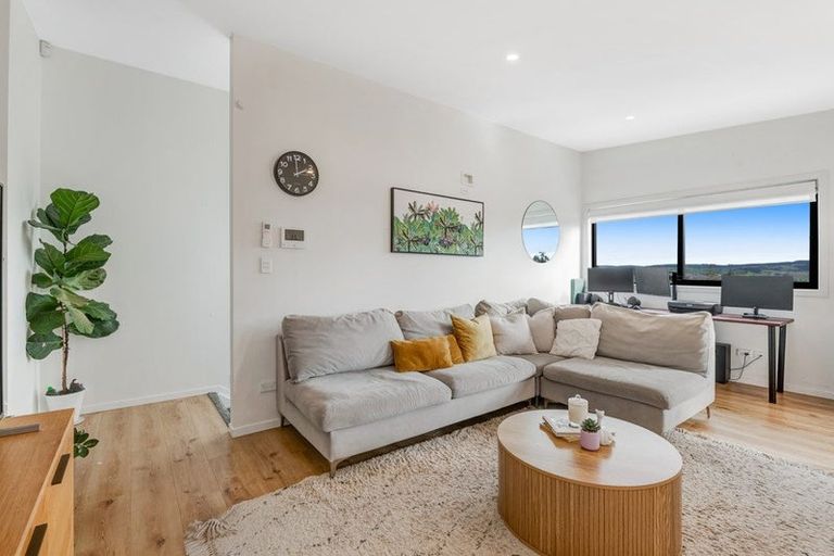 Photo of property in 35a St James Avenue, Helensville, 0800