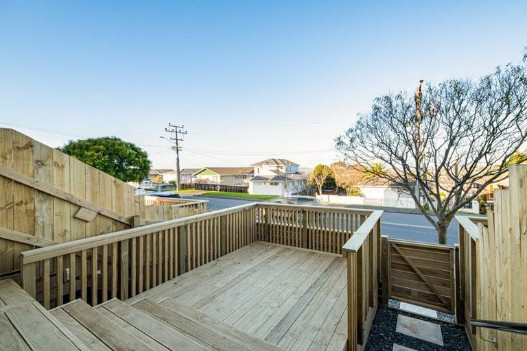 Photo of property in 4b Hepburn Road, Glendene, Auckland, 0602