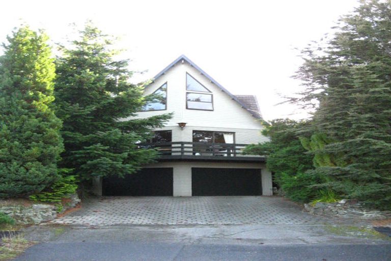 Photo of property in 8 Holly Court, Kelvin Heights, Queenstown, 9300
