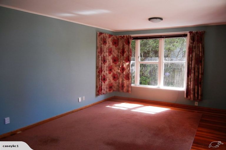 Photo of property in 15 Tawa Street, Tawa, Wellington, 5028