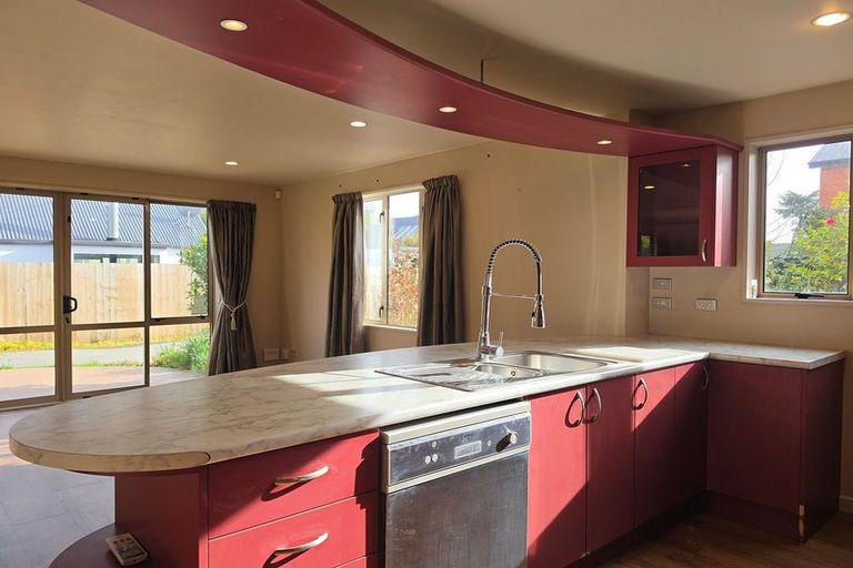 Photo of property in 135a Memorial Avenue, Burnside, Christchurch, 8053