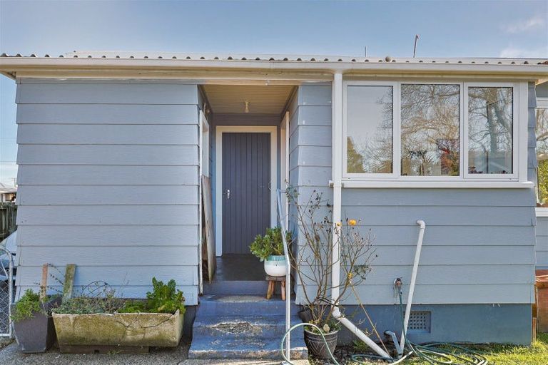 Photo of property in 19 Russell Street, Westport, 7825