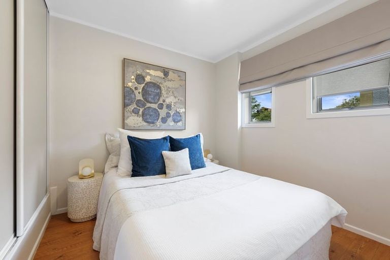 Photo of property in 2/4 Larne Avenue, Pakuranga Heights, Auckland, 2010