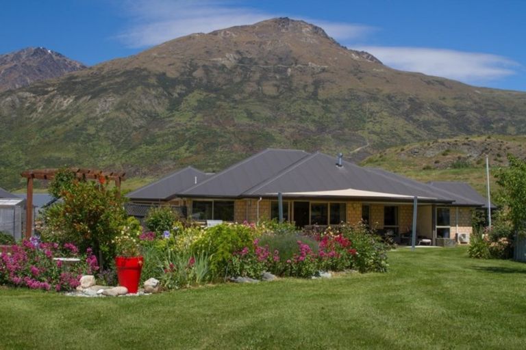 Photo of property in 12 Herries Lane, Lake Hayes, Queenstown, 9304