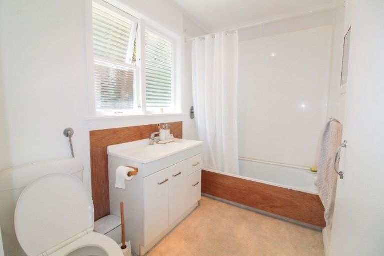 Photo of property in 258 Kenmure Road, Kenmure, Dunedin, 9011