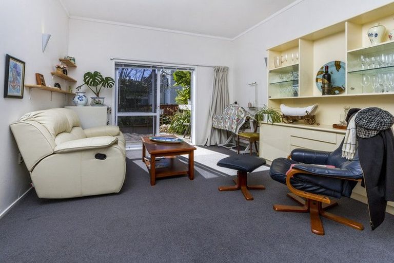 Photo of property in 4/30 Castor Bay Road, Castor Bay, Auckland, 0620