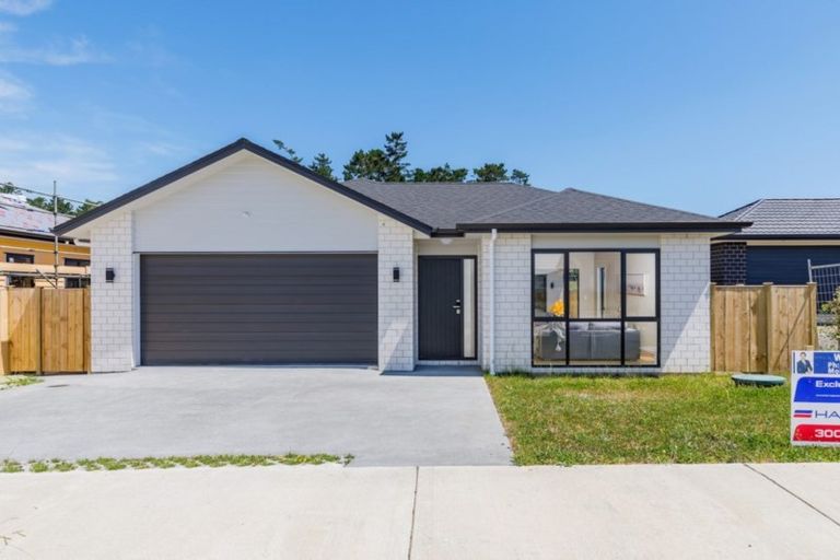 Photo of property in 4 Konoba Avenue, Kumeu, 0810