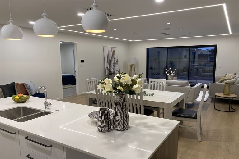 Photo of property in 17 Nobilo Road, Kumeu, 0810