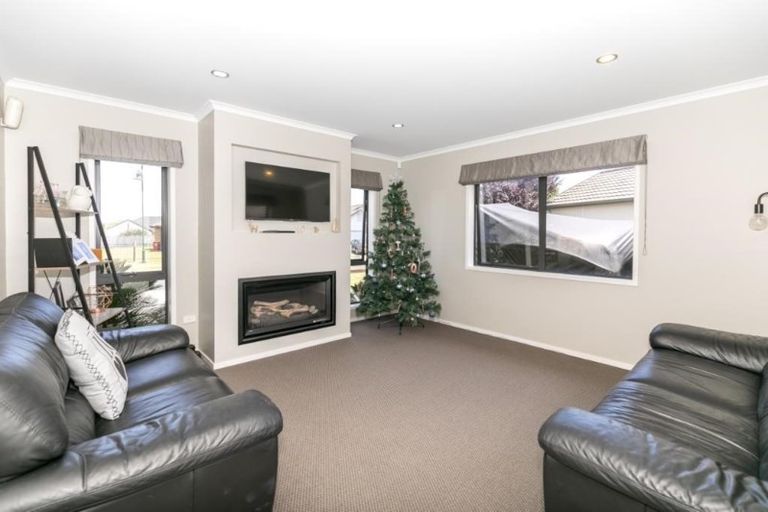 Photo of property in 115 Saint James Drive, Huntington, Hamilton, 3210