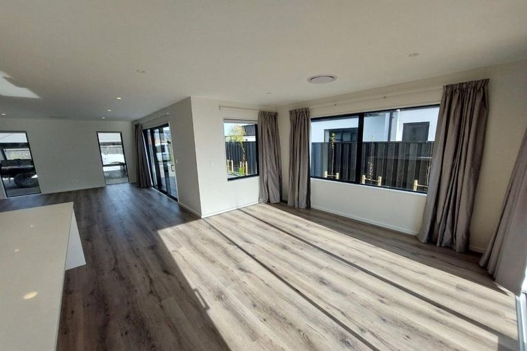 Photo of property in 17 Quarters Place, Halswell, Christchurch, 8025