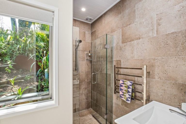 Photo of property in 1276 Sandspit Road, Sandspit, Warkworth, 0982