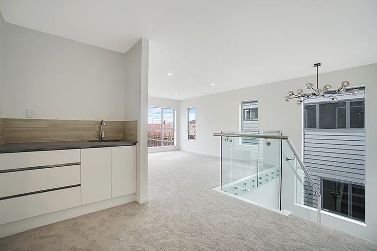 Photo of property in 32 Paripari Street, Flat Bush, Auckland, 2019